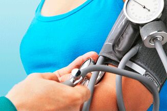 Medir a presión arterial pode axudar a identificar a hipertensión